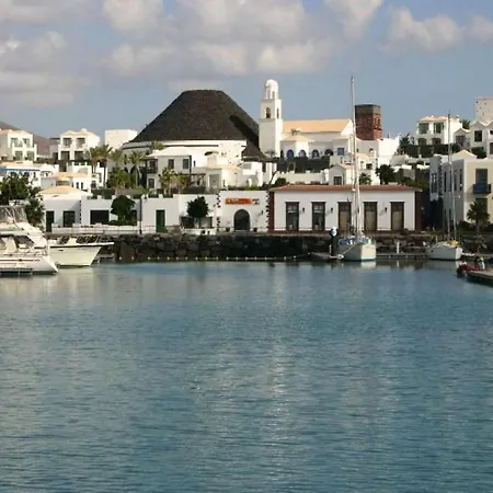Playa Blanca Sleeps 6 Pool Wifi Villa *