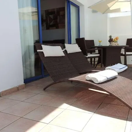 Villa Playa Blanca Sleeps 6 Pool Wifi