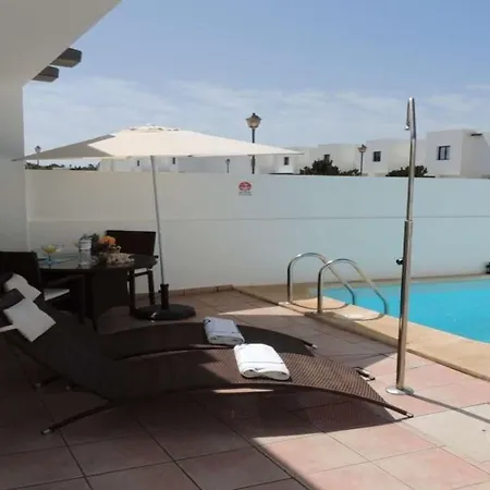 Playa Blanca Sleeps 6 Pool Wifi