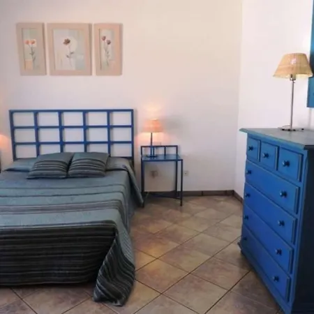 Playa Blanca Sleeps 6 Pool Wifi Vila